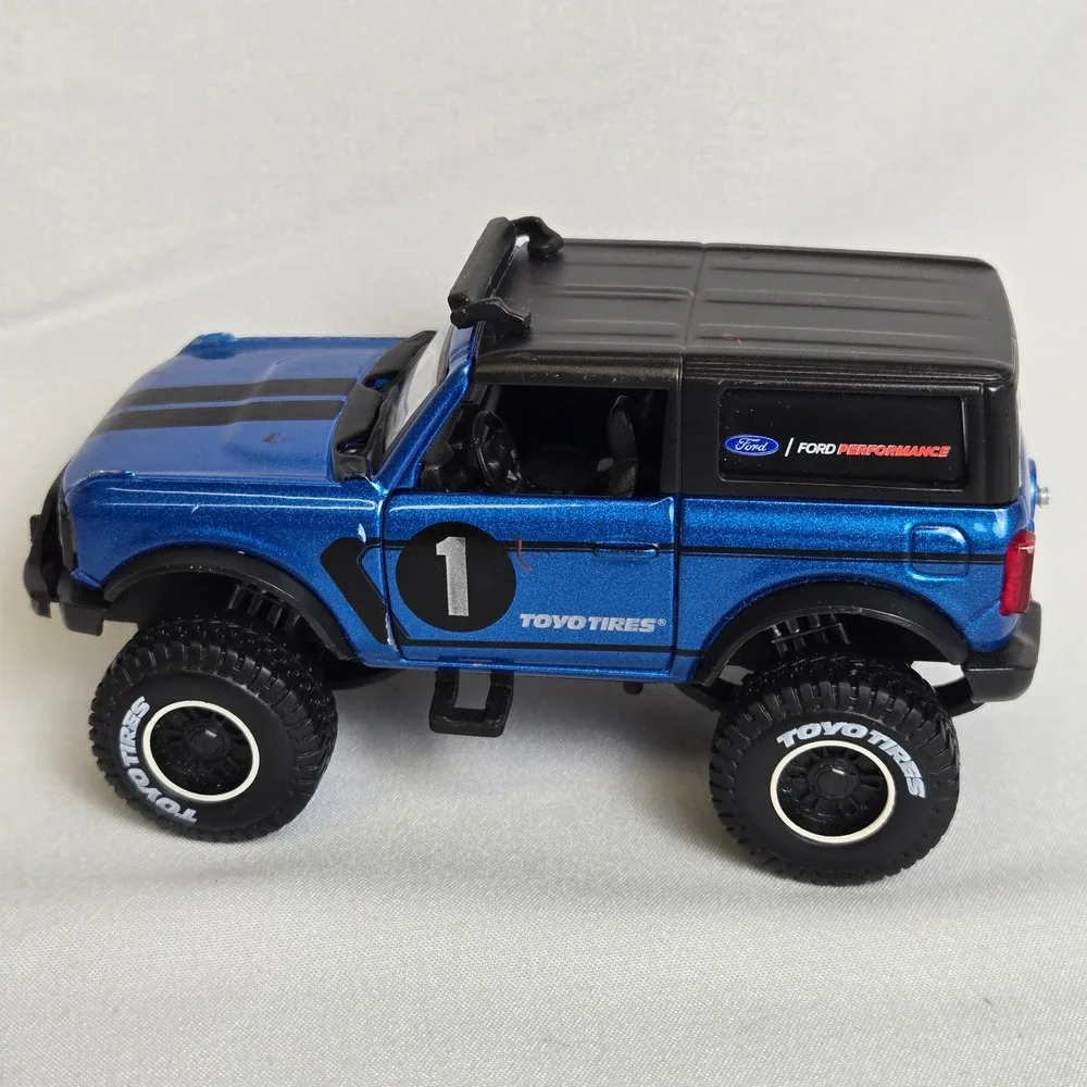 Maisto Off Road Truck Adventure‎ Force Ford Bronco Diecast Model 1/40 Scale Flaw
